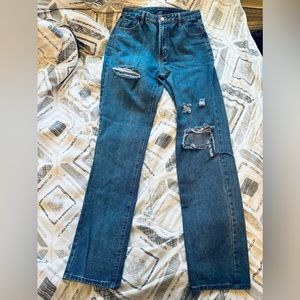 Light blue ripped jeans in good condition